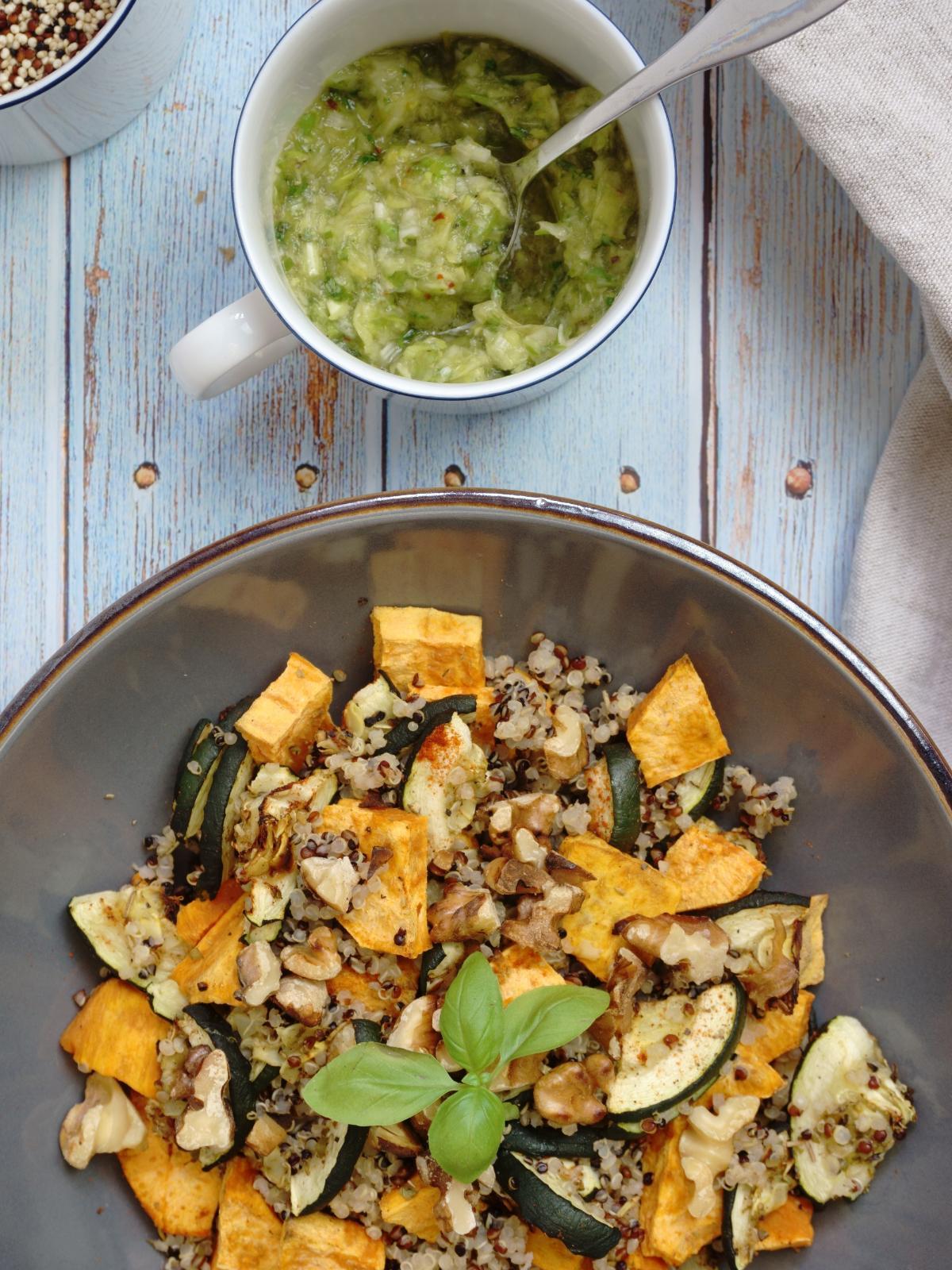 Quinoa-Salat mit gebackenen Süßkartoffeln und Zucchini 12