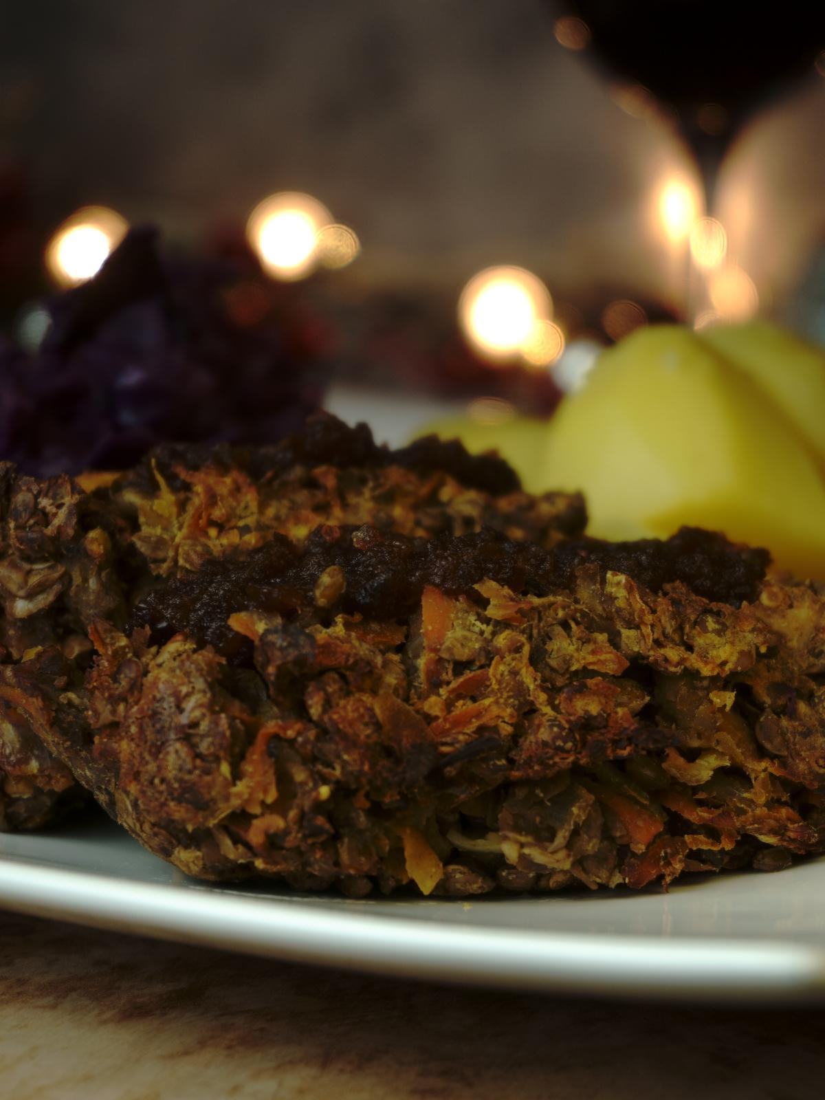 Vegan Lentil Loaf With Cranberry Sauce and Red Cabbage 5