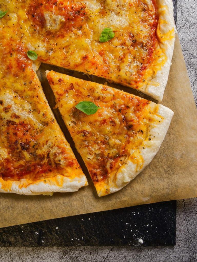 Pizza Margherita mit Dinkelmehl