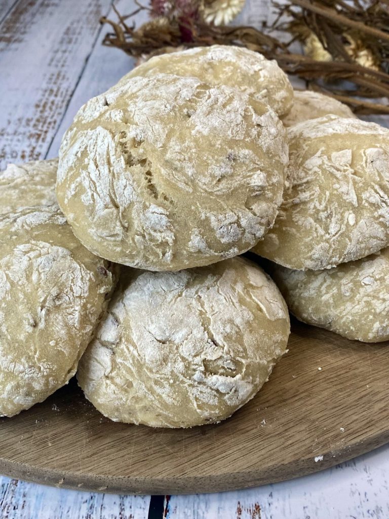 Healthy spelt baked rolls 13